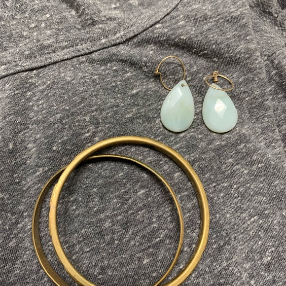 Sea green drop earrings. - Picture 2 of 3
